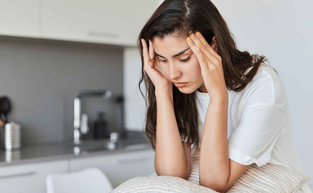হোমসিকনেসে এর কারণে মাথাব্যথা হতে পারে 