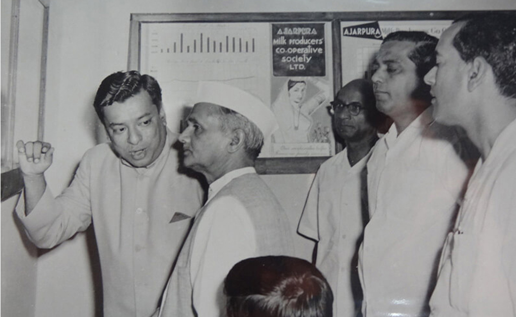 আমুলের ফ্যাক্টরি ভিজিট 
